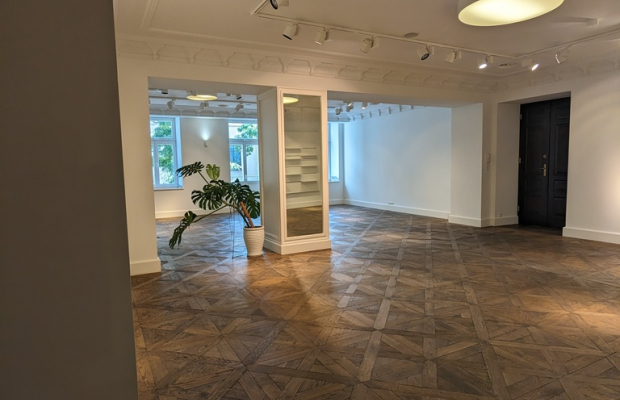 Lokal biurowo-usługowy, 115,71 m², centrum