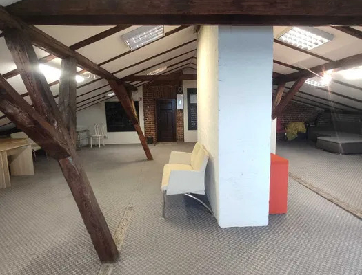 Lokal biurowo-usługowy, 81 m², centrum