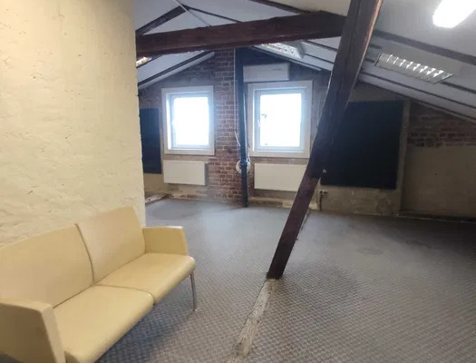 Lokal biurowo-usługowy, 81 m², centrum