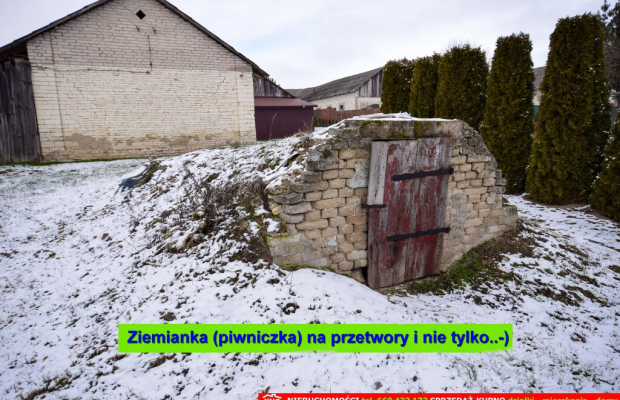Siedlisko na wsi 35 km od Lublina.