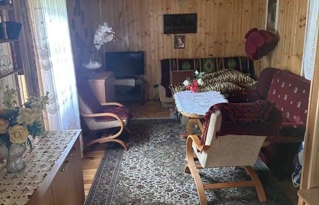 Dom wykonany z  drewna  w Lipie Miklas gm. Lipsko.