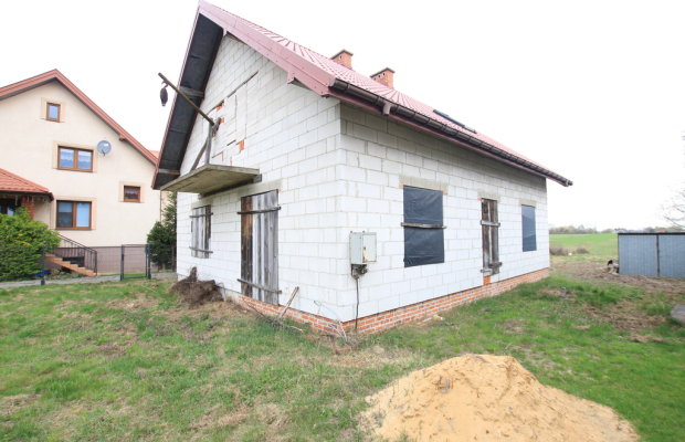 Dom stan surowym, działka 26 ar Lisów g. Lubartów