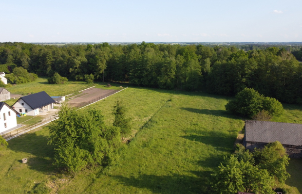 Siedlisko w gm. Kurów 35 km od Lublina.