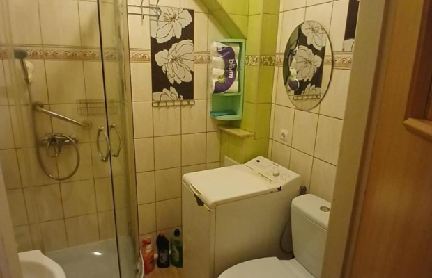 1 pokojowe, 1 piętro, balkon, świetna lokalizacja.