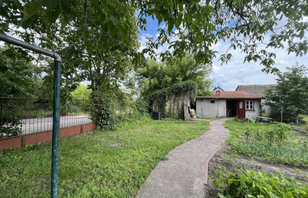 Dom 100 m2 w centrum Gniewoszowa gm. Kozienice.