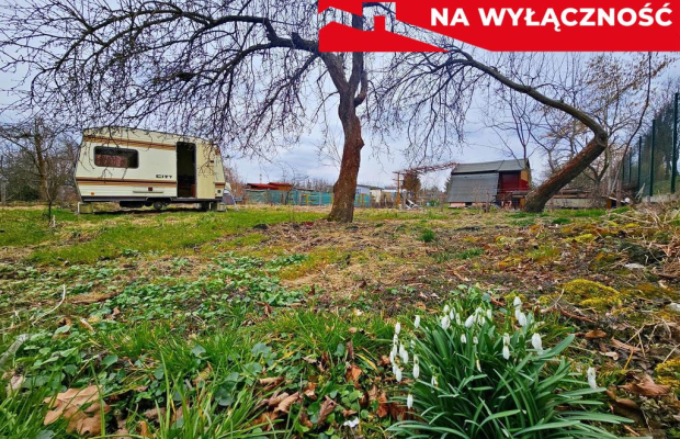 ROD ul.Wapienna-300m² działki+przyczepa kempingowa