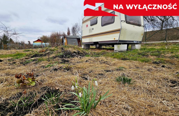 ROD ul.Wapienna-300m² działki+przyczepa kempingowa