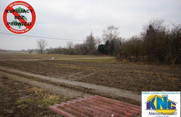 Działka budowlana w miejscowości Moszna, położona przy drodze asfaltowej. Działka o regularnych wymiarach, do wydzielenia z wię