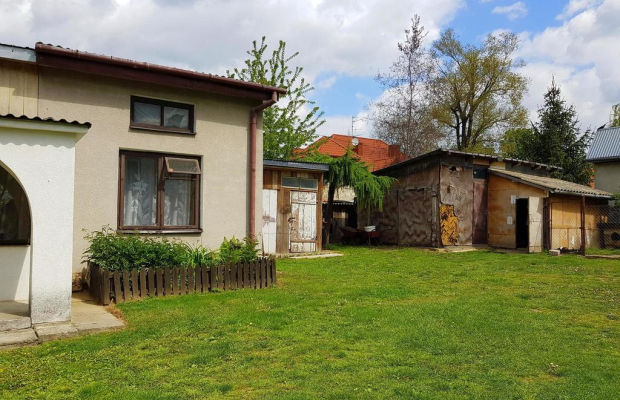 Mały domek w świetnej lokalizacji - Uniszowice
