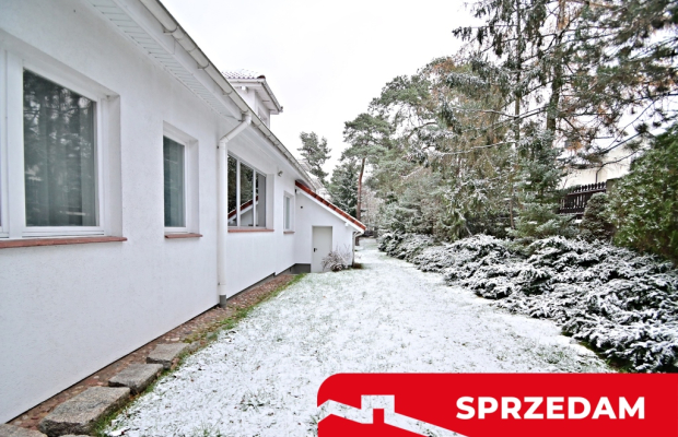 Szeregowiec na spokojnym osiedlu przy lesie-okazja
