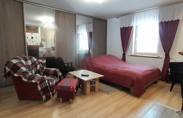 Zadbane gospodarstwo na przedmieściach Opola Lub.