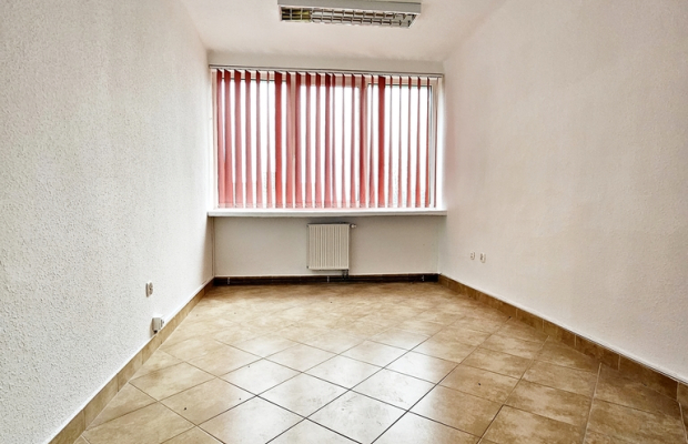 Lokal biurowo-usługowy 250m2 +duży parking w cenie