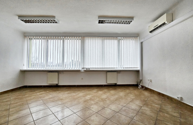 Lokal biurowo-usługowy 250m2 +duży parking w cenie