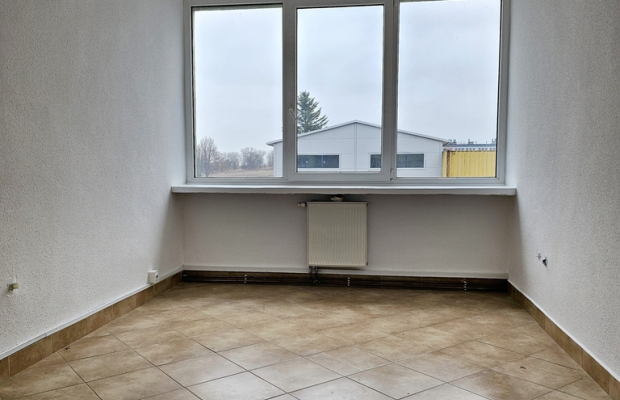 Lokal biurowo-usługowy 250m2 +duży parking w cenie