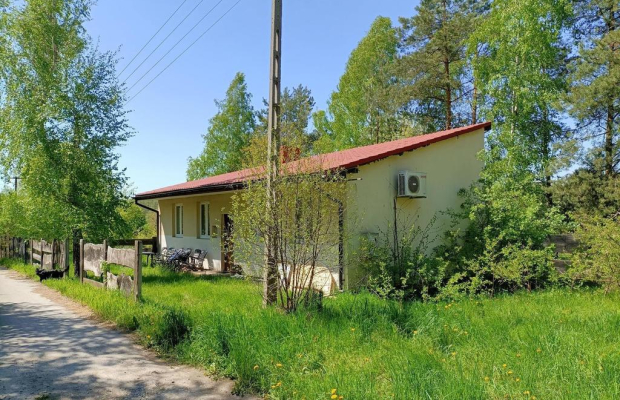 Dom na działce 4200 m2 w Gródku gm. Policzna.