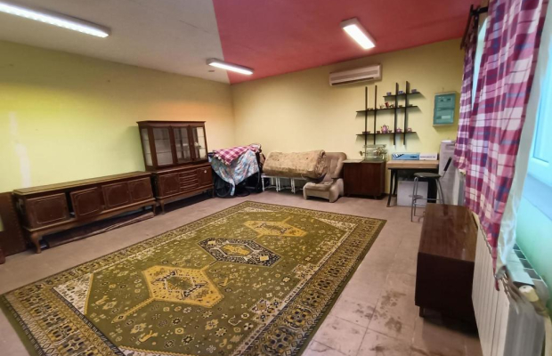 Dom na działce 4200 m2 w Gródku gm. Policzna.
