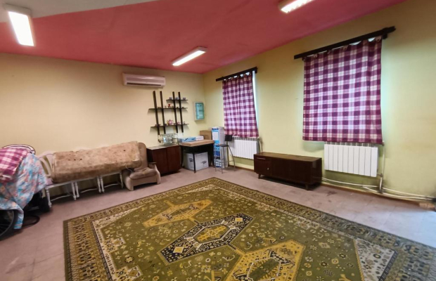 Dom na działce 4200 m2 w Gródku gm. Policzna.