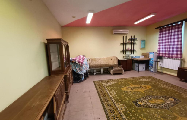 Dom na działce 4200 m2 w Gródku gm. Policzna.