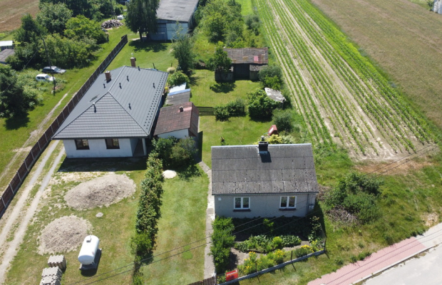 Dom 50 m2  na działce w m. Babilon gm. Lipsko.