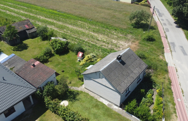 Dom 50 m2  na działce w m. Babilon gm. Lipsko.