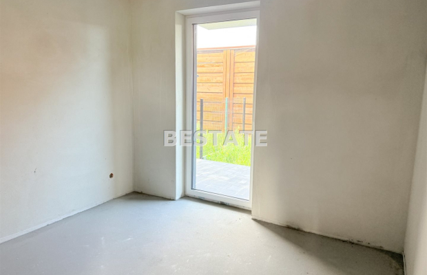 Nowe, bezczynszowe mieszkanie o powierzchni 42 m 2  z tarasem i ogródkiem - prestiżowe osiedle, świetna lokalizacja!  
 
Zapras