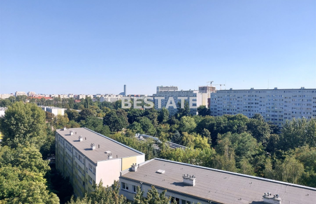 3 pokoje,oddzielna kuchnia,balkon,piwnica,centrum
