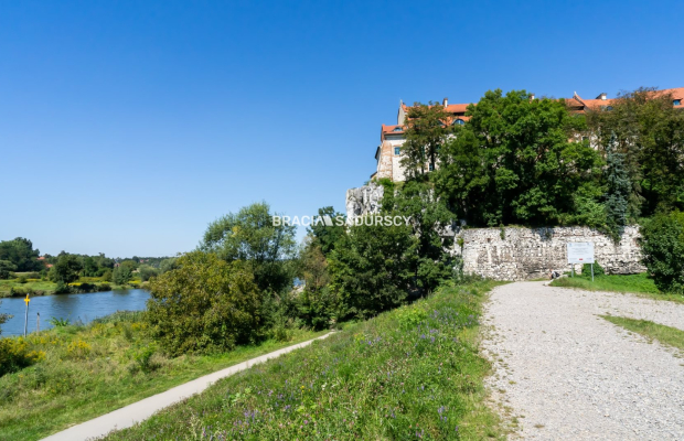 Na sprzedaż wyjątkowy dom położony u podnóża Opactwa Benedyktynów w Krakowie. 

  Dom nr 1  -  Cena: 1 490 000 zł  
Dom o powie