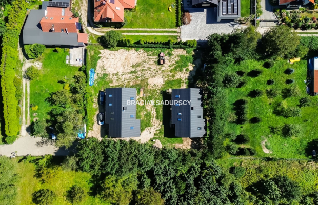 Na sprzedaż wyjątkowy dom położony u podnóża Opactwa Benedyktynów w Krakowie. 

  Dom nr 1  -  Cena: 1 490 000 zł  
Dom o powie