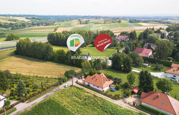 Zapraszam na prezentację  wyjątkowego domu  w Pielgrzymowicach, w dobrze skomunikowanej okolicy, obok Michałowic, Zielonek. 
Do