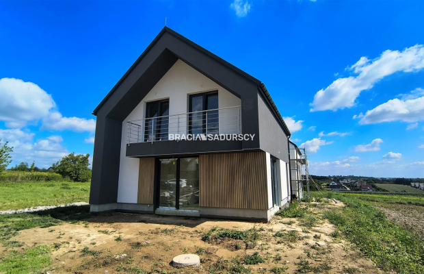 Dom wolnostojacy, Dojazdów, Kocmyrzów-Luborzyca