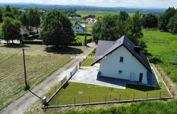 Na sprzedaż piękny wolnostojący dom w Dąbrowie Szlacheckiej, Wołowice.  
 
Stan deweloperski. 
Wykonany według projektu Bella S