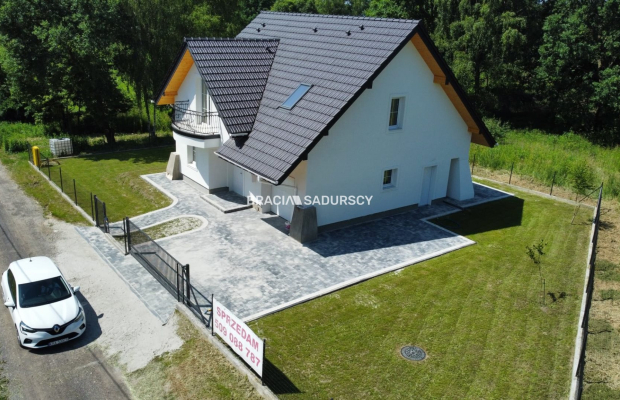 Na sprzedaż piękny wolnostojący dom w Dąbrowie Szlacheckiej, Wołowice.  
 
Stan deweloperski. 
Wykonany według projektu Bella S