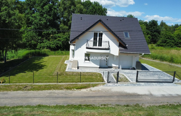 Na sprzedaż piękny wolnostojący dom w Dąbrowie Szlacheckiej, Wołowice.  
 
Stan deweloperski. 
Wykonany według projektu Bella S