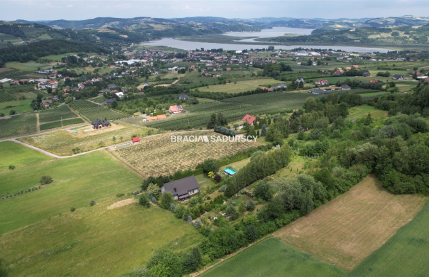 Dom z widokiem na jezioro