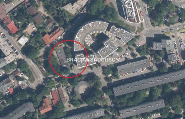 Garaż na oś.Podwawelskim ul.Twardowskiego