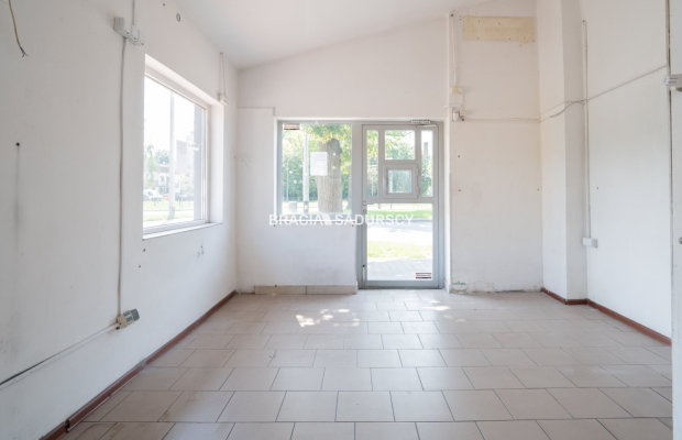 Widoczny lokal usługowy - 10m2 - obok Carrefour