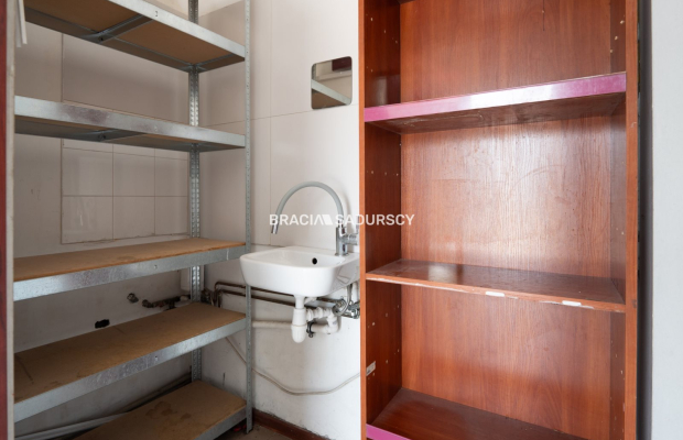 Widoczny lokal usługowy - 10m2 - obok Carrefour