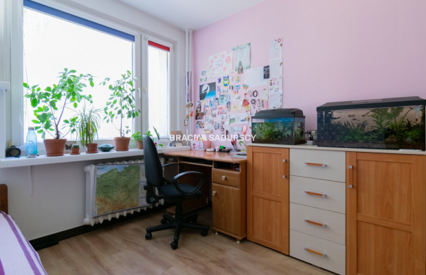 3 pok mieszkanie z dużym balkonem os. Przy Arce