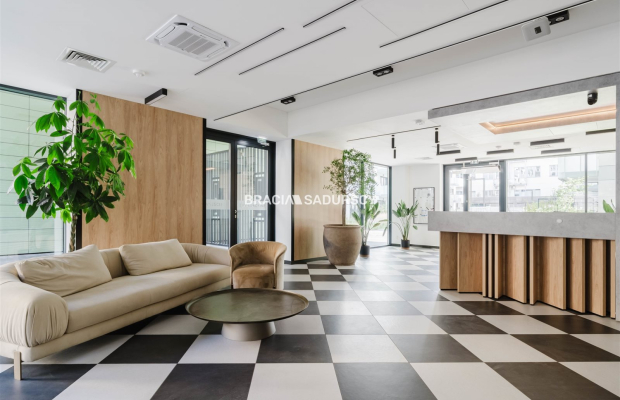 2 POK OK 35,4 M2 BLISKO CENTRUM Z DUZYM BALKONEM 