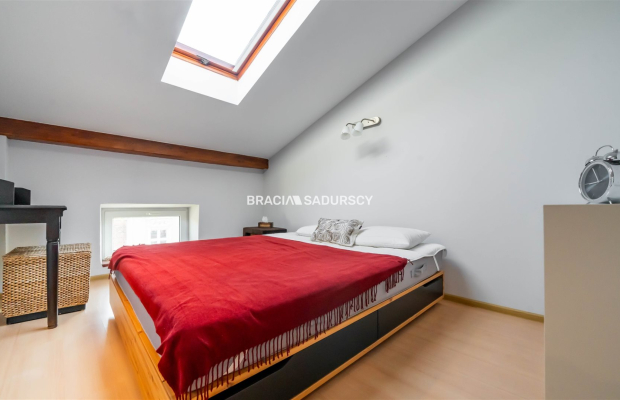 Mieszkanie w kamienicy 82 m2 stare miasto,poddasze