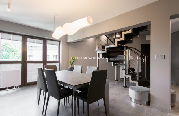 Dwupoziomowy ekskluzywny apartament blisko centrum