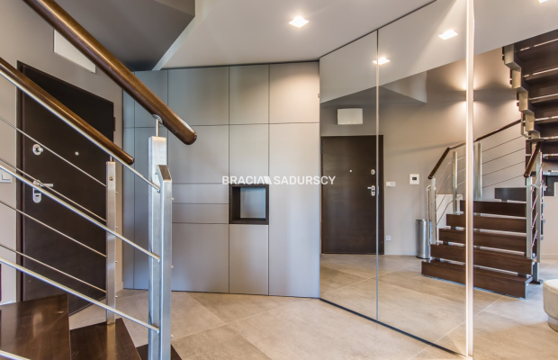 Dwupoziomowy ekskluzywny apartament blisko centrum