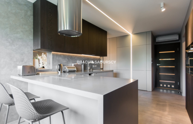 Dwupoziomowy ekskluzywny apartament blisko centrum