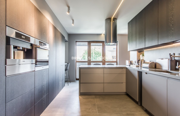 Dwupoziomowy ekskluzywny apartament blisko centrum