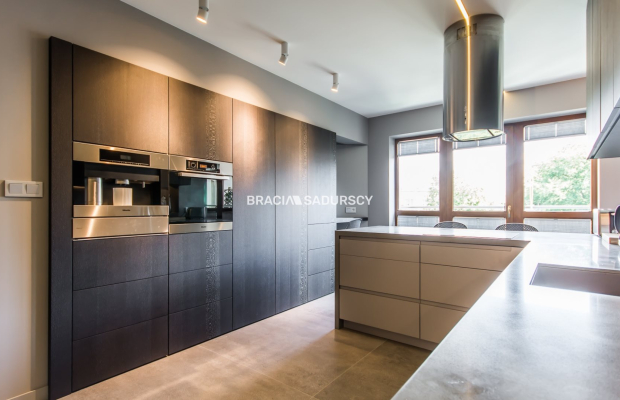 Dwupoziomowy ekskluzywny apartament blisko centrum