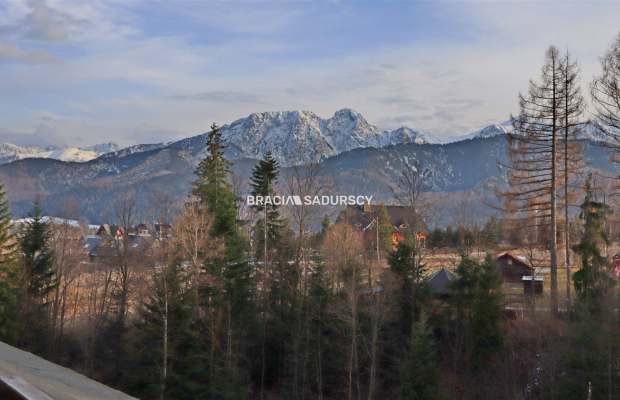Dwupoziomowy Apartament z Widokiem na Giewont w Kościelisku   

 Oferujemy na sprzedaż przestronny, dwupoziomowy apartament z w