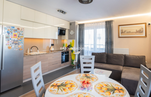 Na sprzedaż: 3-pokojowe mieszkanie - 51,03 m² | Kraków, ul. Niebyła (Wzgórza Krzesławickie)   

   

 Mam przyjemność zaprezent