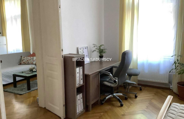 * Zdjęcia należą do właściciela mieszkania 
 
 Do wynajęcia przestronne mieszkanie 60m2 - Kraków, Ul. Piłsudskiego  
 
Szukasz 
