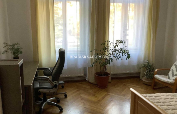 * Zdjęcia należą do właściciela mieszkania 
 
 Do wynajęcia przestronne mieszkanie 60m2 - Kraków, Ul. Piłsudskiego  
 
Szukasz 