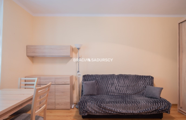 1-POK + KUCHNIA 31M2 OS WILLOWE NOWA HUTA PIWNICA